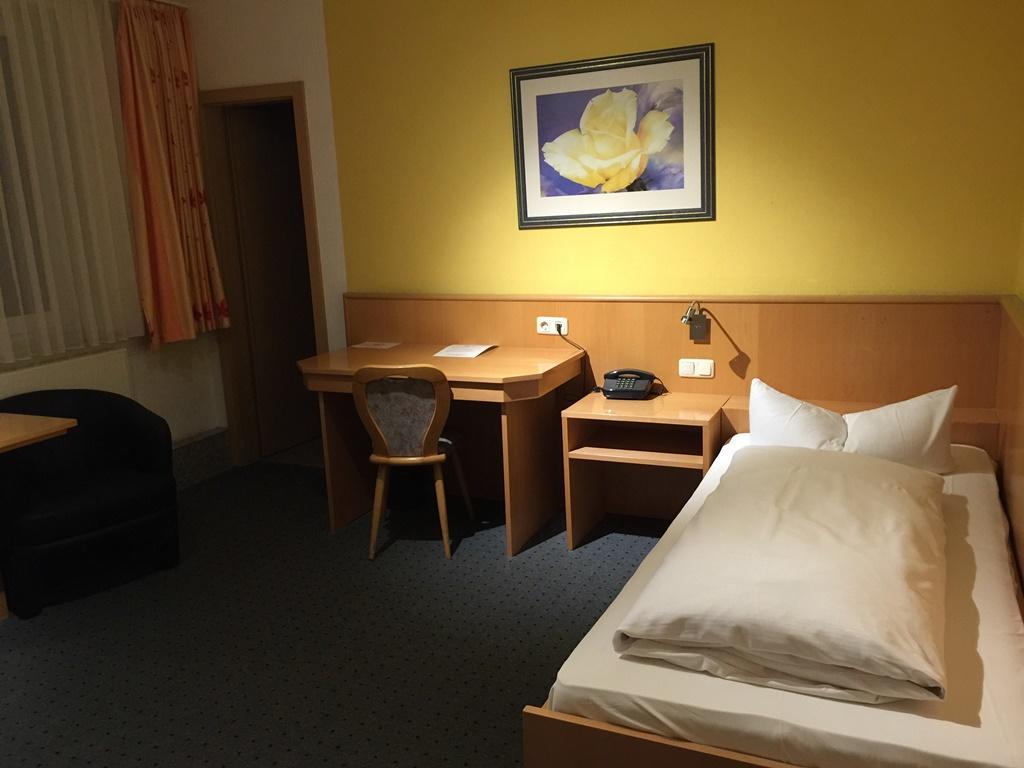 Hotel "Am Bergpark" Neue Drusel Кассель Экстерьер фото